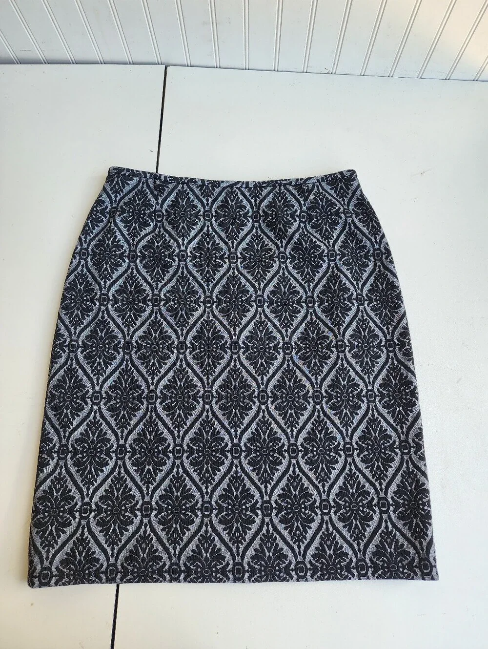 Tahari Arthur S. Levine Womens Pencil Skirt Black Damask Lined Zip Back Slit 8